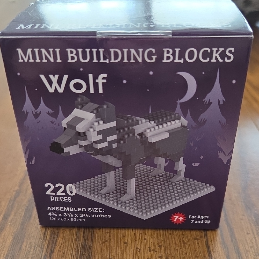 Mini Building Blocks Wolf Kit - Gray and White